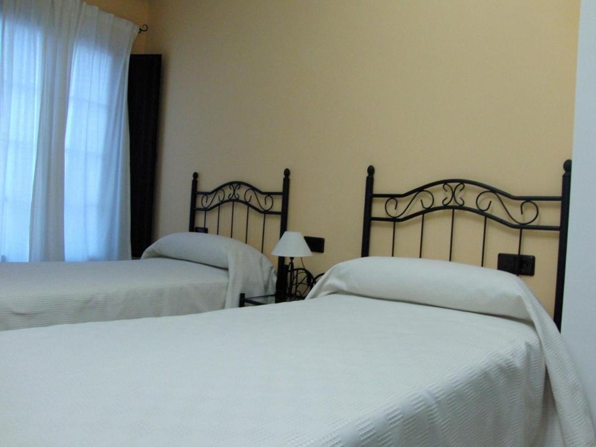 Hotel El Romeral Almaden de la Plata Room photo